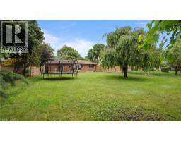 25 SENECA Crescent - 36