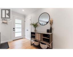 25 SENECA Crescent - 6