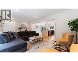 25 SENECA Crescent - 9