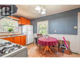 45 WELLINGTON Street - 12