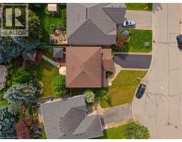10 LISMER S Place - 32