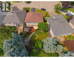 10 LISMER S Place - 33