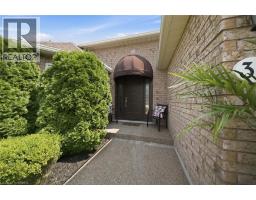 37 MC INTOSH Court - 2