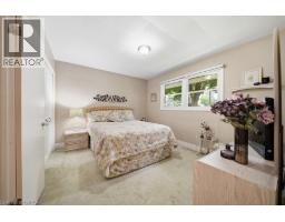 37 BURKE Avenue - 21