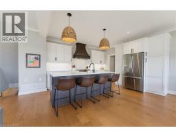 192 GIBBONS Street - 6