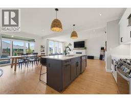 192 GIBBONS Street - 9