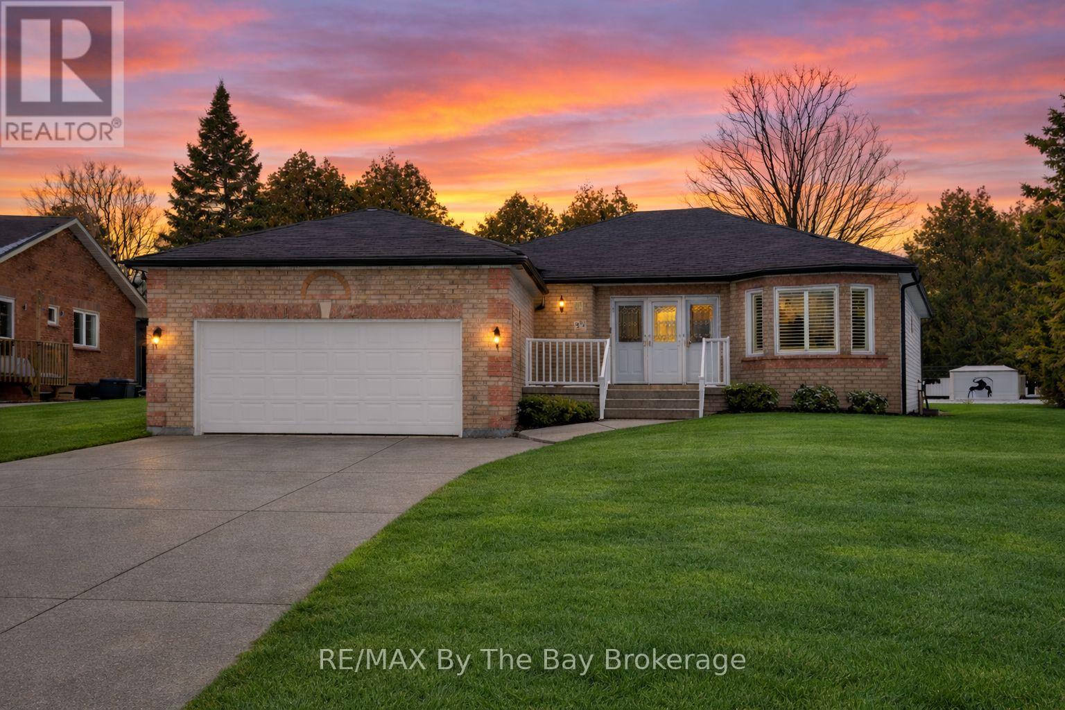 22 BRITTON COURT, Wasaga Beach