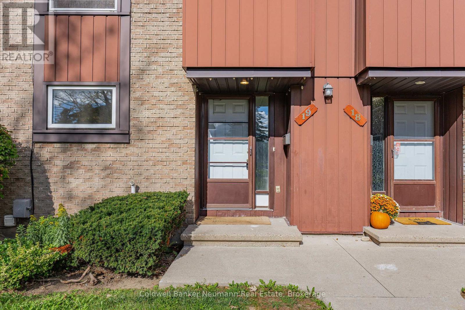 19 - 539 WILLOW ROAD, Guelph (Willow West/Sugarbush/West Acres)