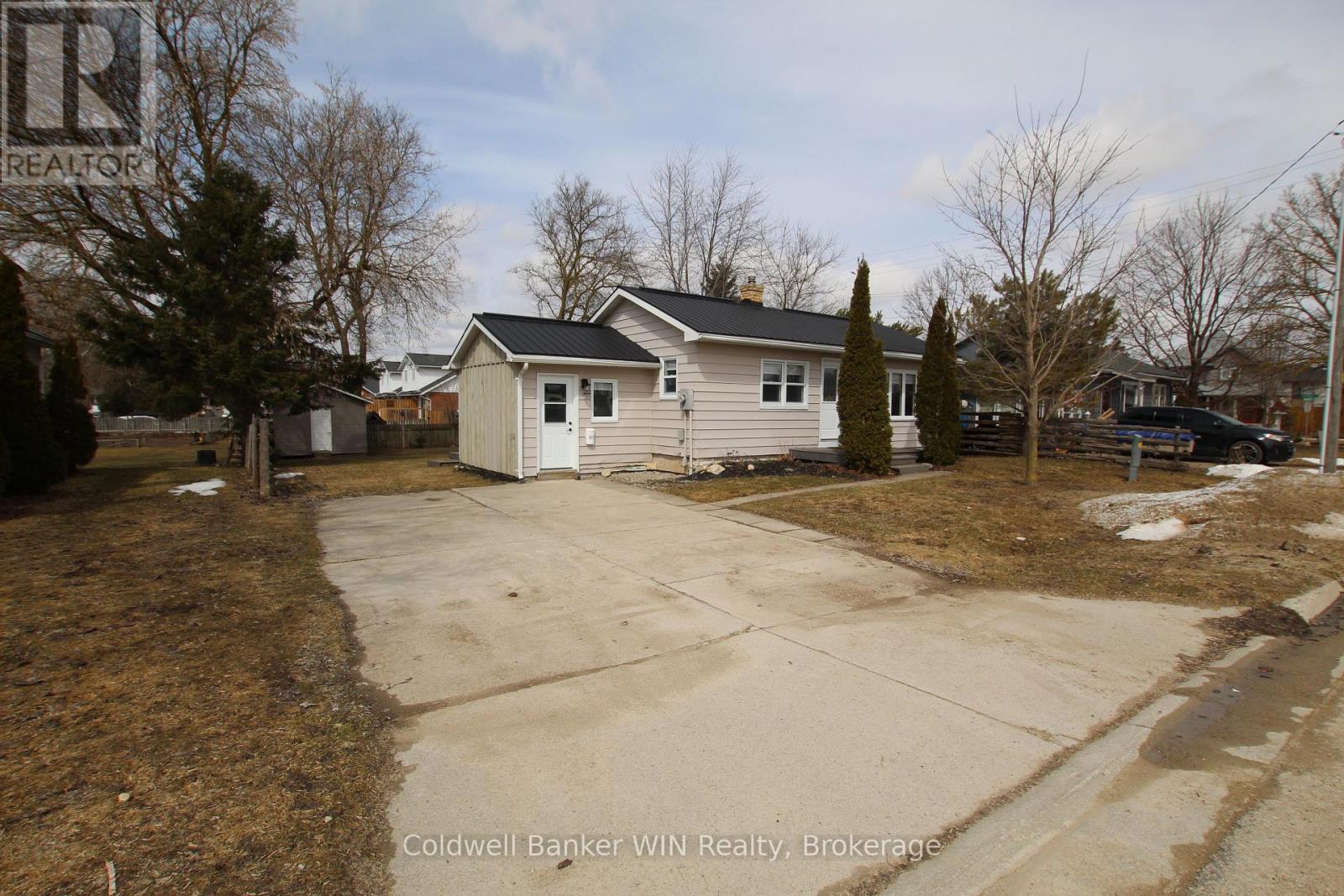 383 WELLINGTON STREET E, Wellington North (Mount Forest)