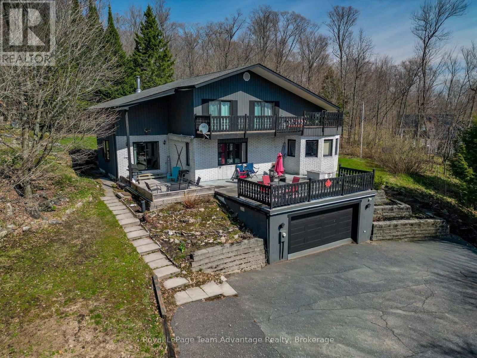 12 TAYLOR CRESCENT, McDougall