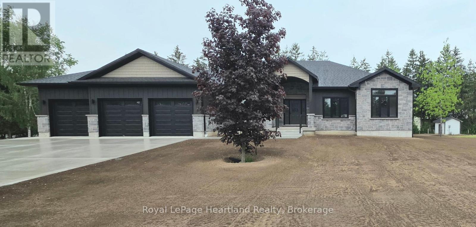 345 TURNBERRY STREET, North Huron (Wingham)