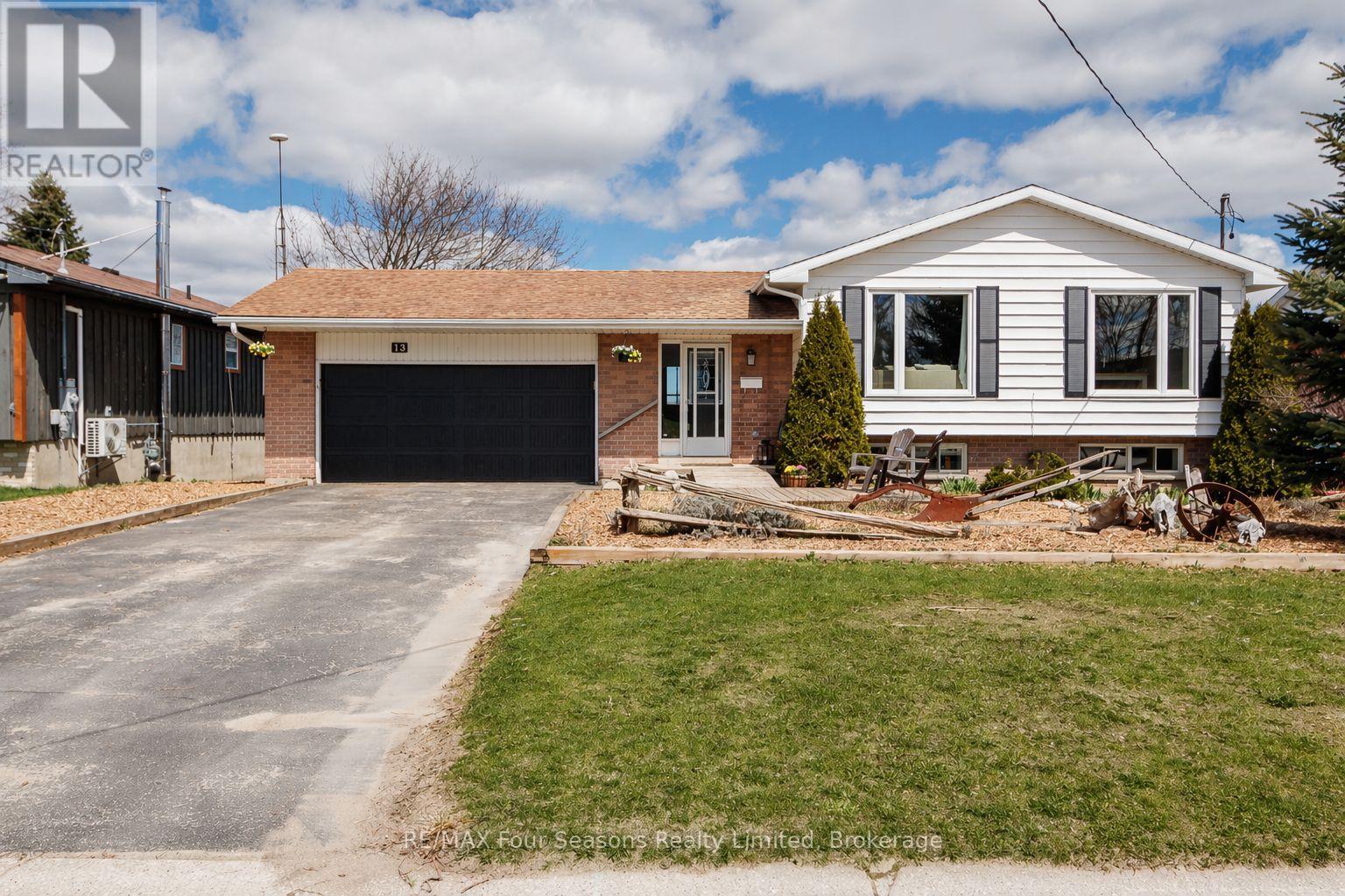 13 CLUGSTON DRIVE, Grey Highlands