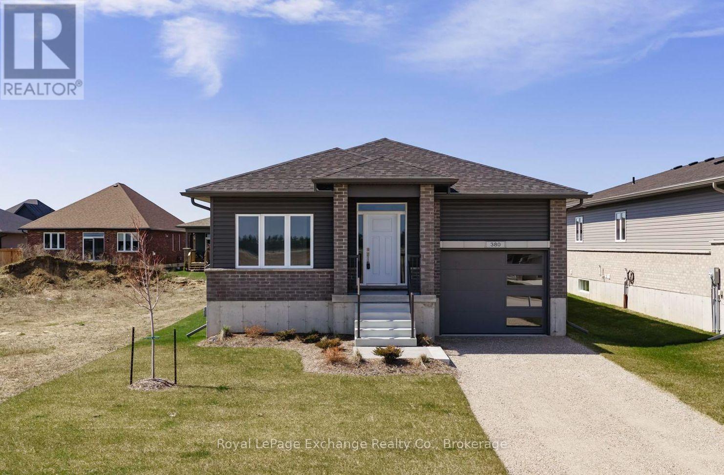 380 HAWTHORNE STREET, Saugeen Shores