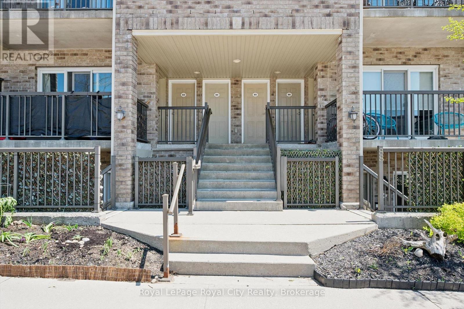 85 - 35 MOUNTFORD DRIVE, Guelph (Grange Road)