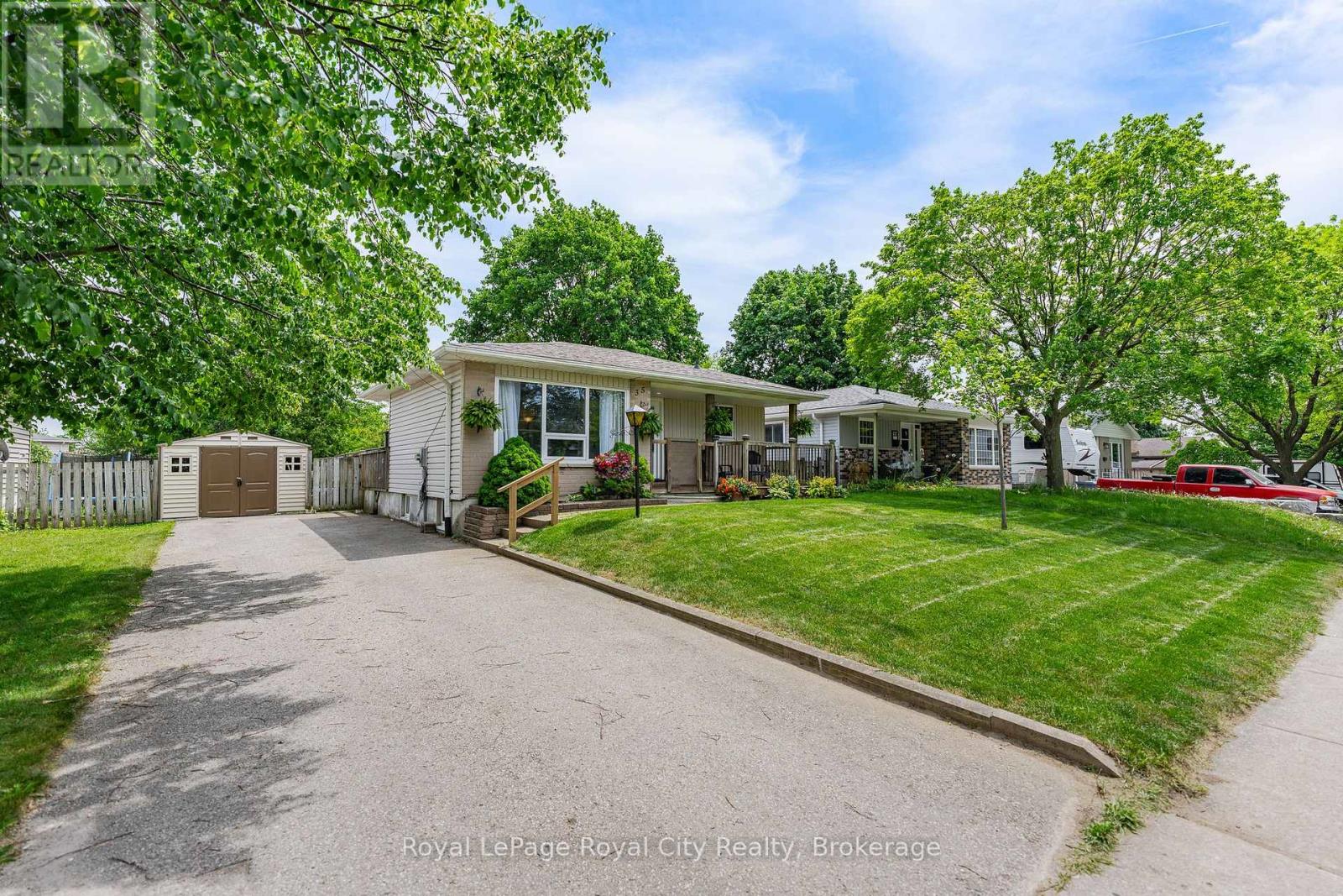 35 EASTVIEW ROAD, Guelph (Grange Road)