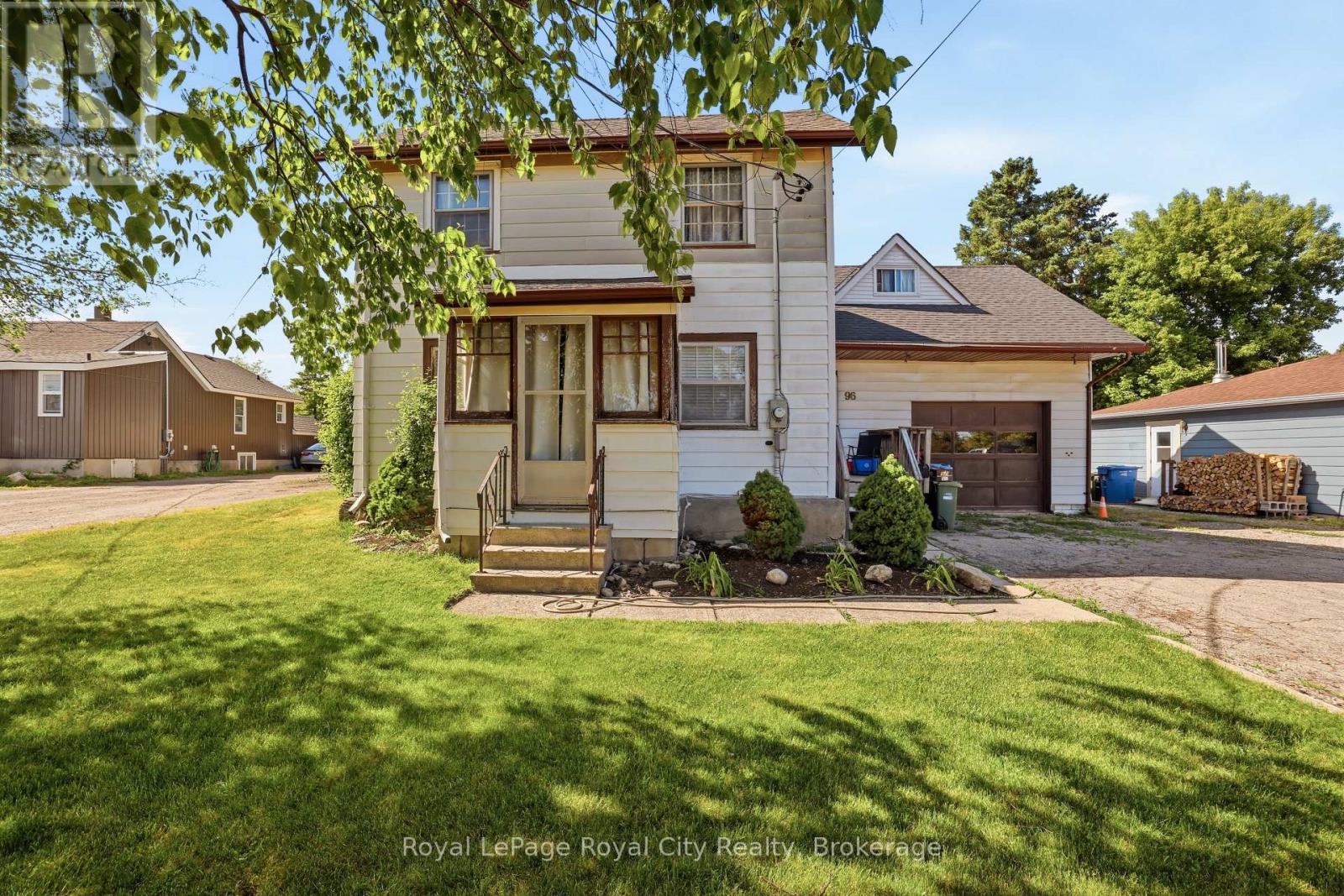 96 BEAUMONT CRESCENT, Guelph (Grange Road)