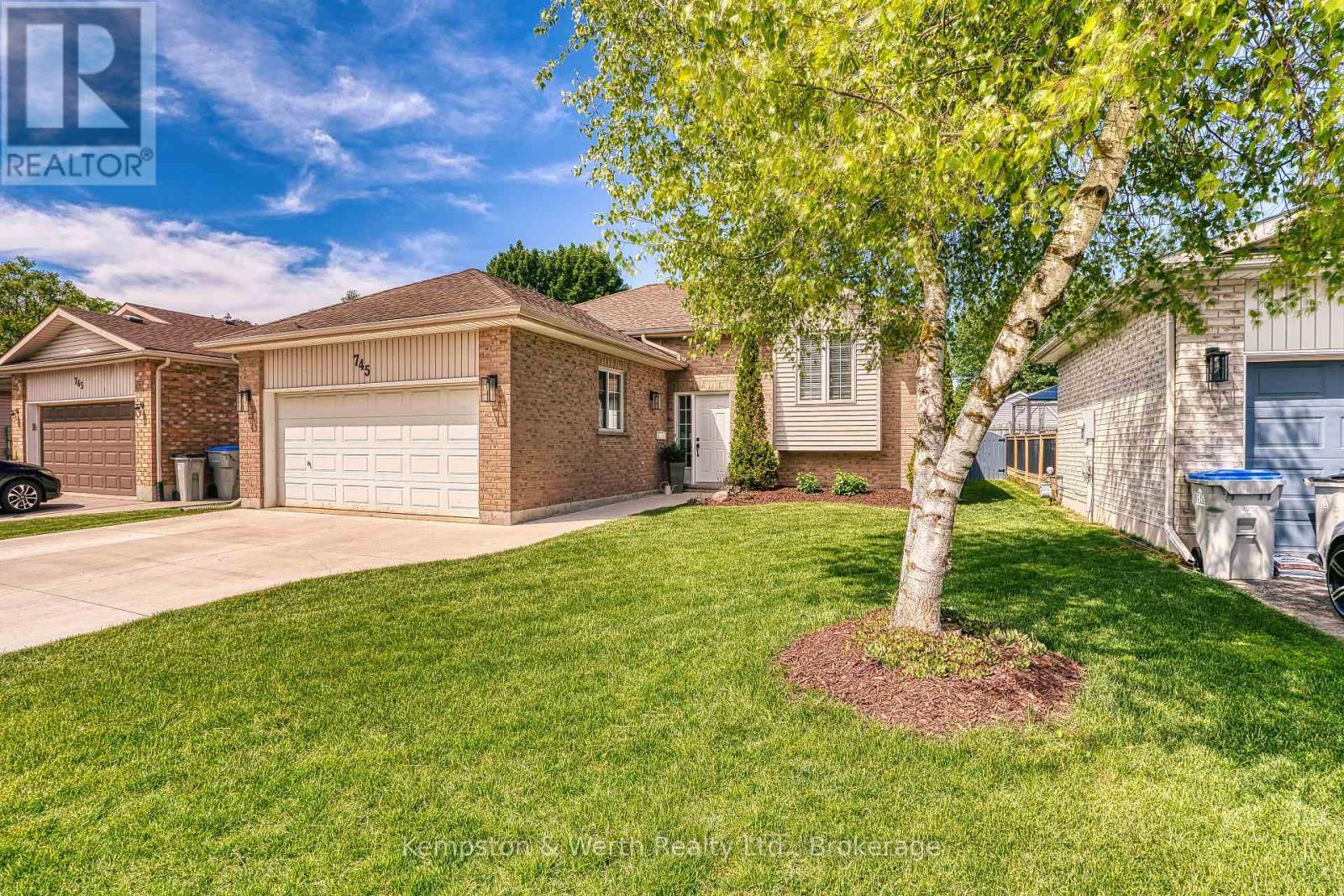 745 LAVERY STREET, North Perth (Listowel)