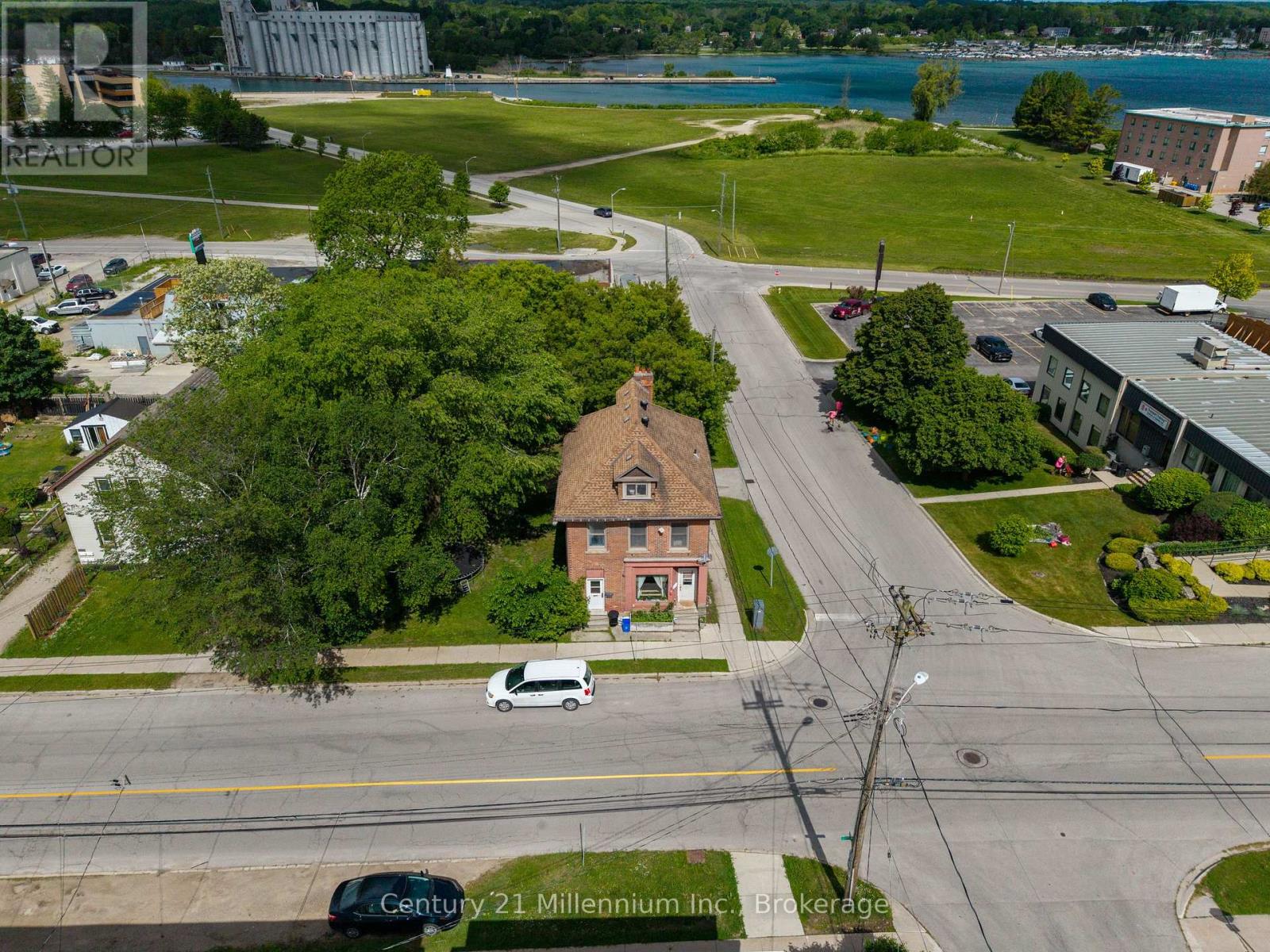 1700 3RD AVENUE E, Owen Sound
