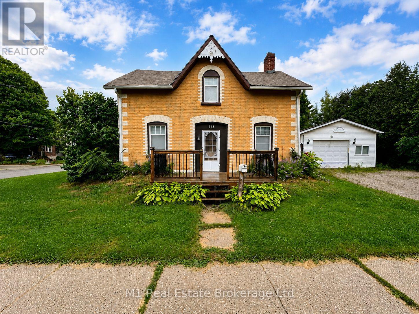 223 ST. GEORGE STREET E, Centre Wellington (Fergus)