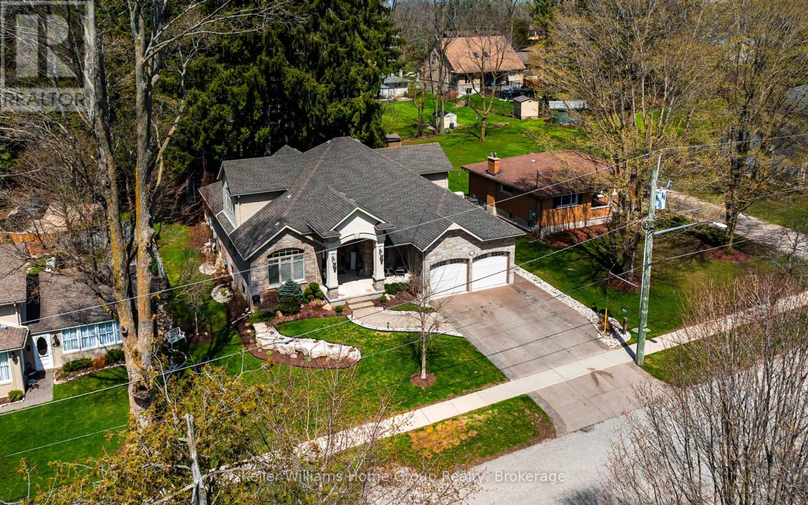 40 SOPHIA STREET, Centre Wellington (Elora/Salem)