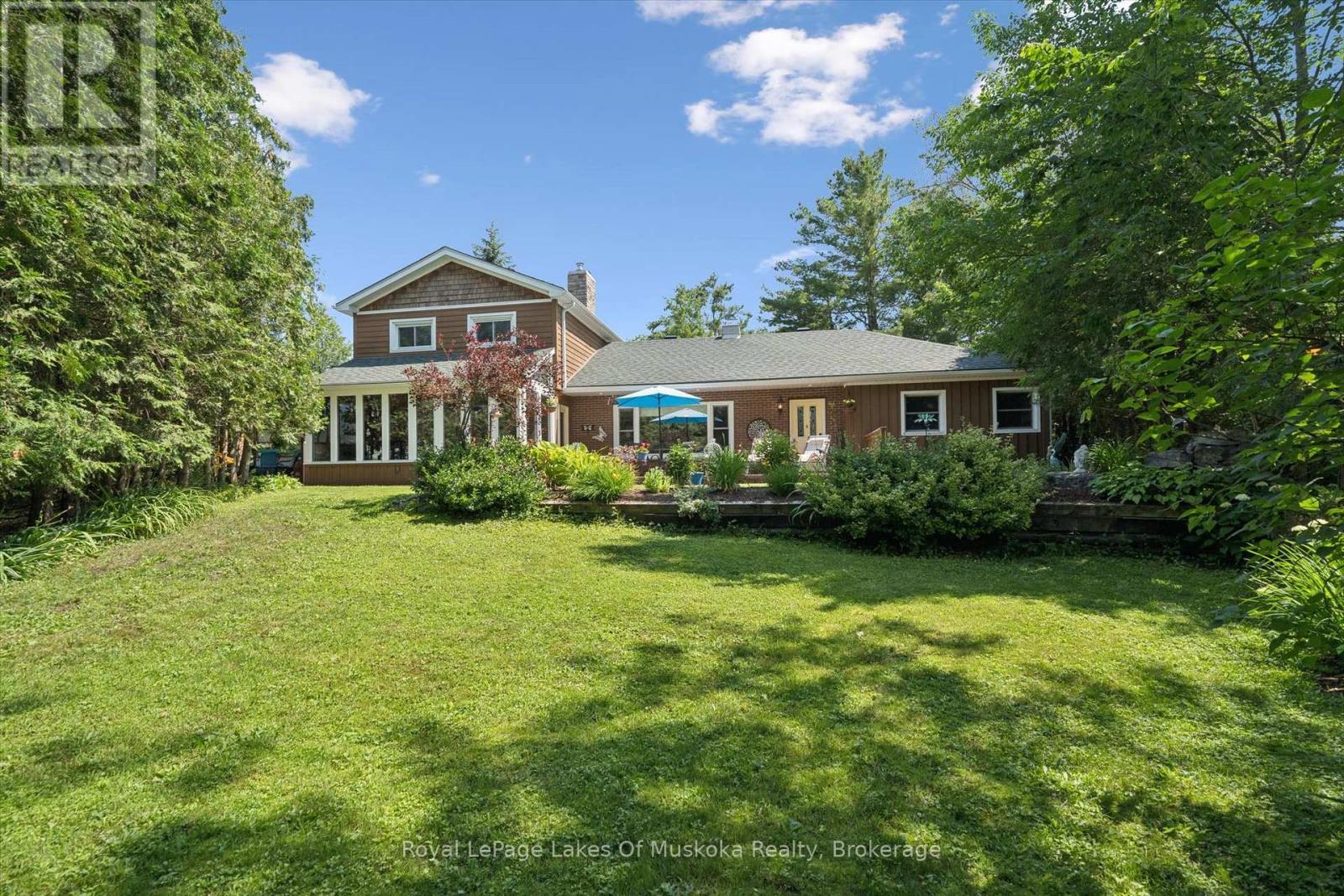 1012 GREY STREET, Muskoka Lakes (Medora)
