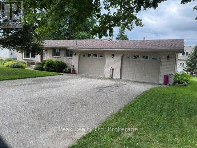 31 LAWRENCE AVENUE W, Minto