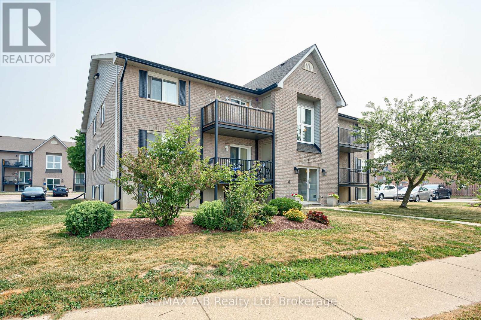 106 - 50 CAMPBELL COURT, Stratford
