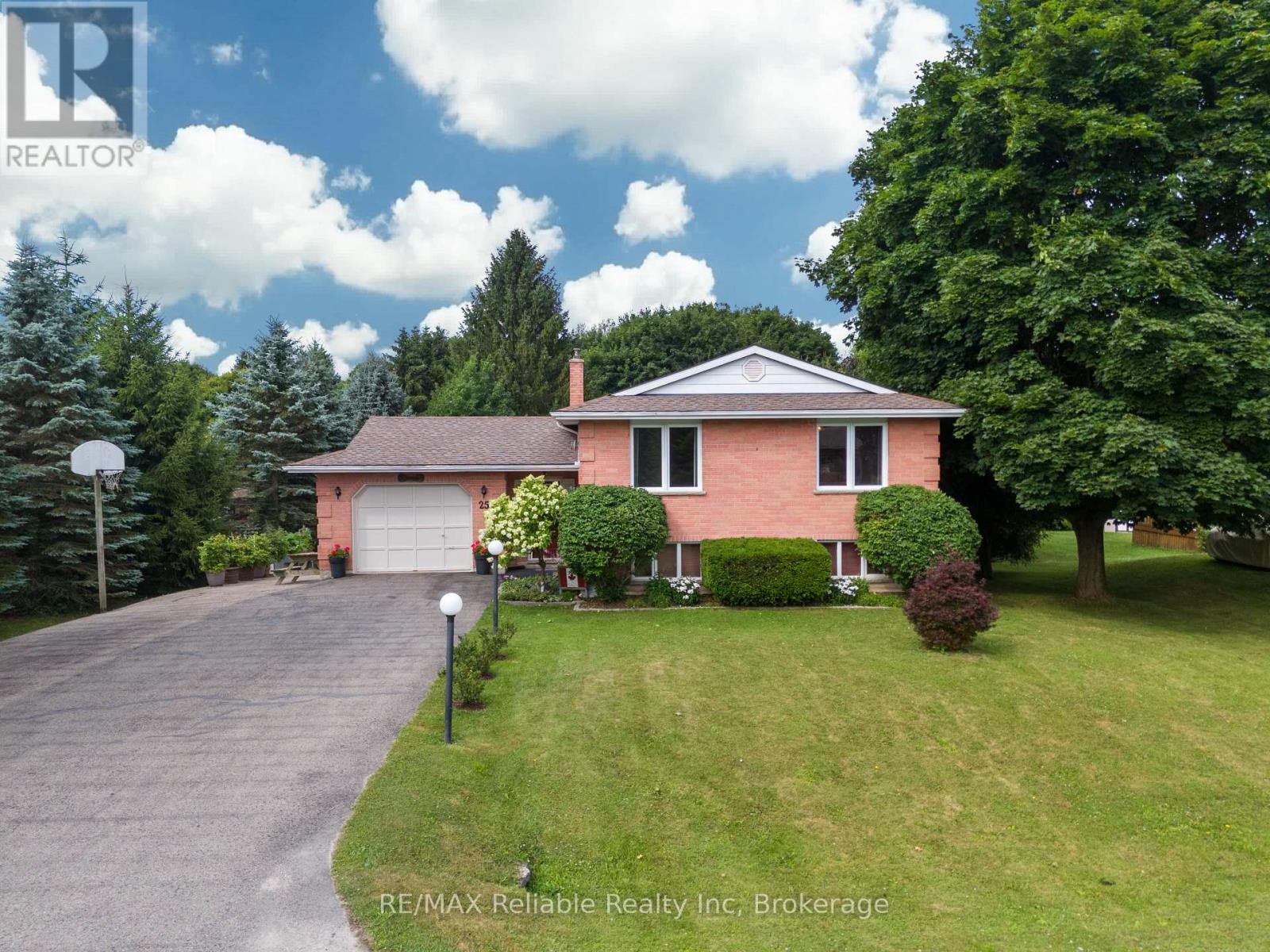 25 JORDAN DRIVE, North Huron (East Wawanosh)