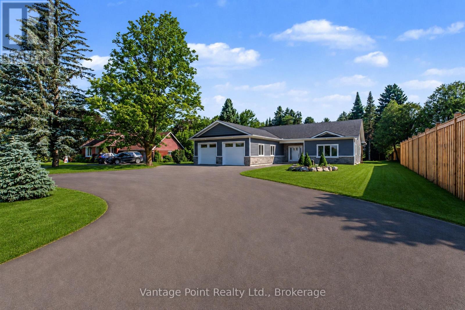 107 TORONTO ROAD, Grey Highlands