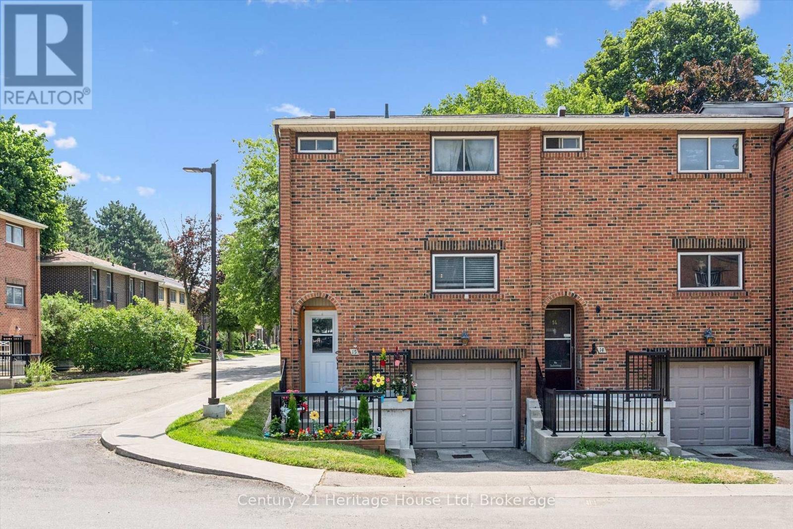 201 SILVERCREEK 15 PARKWAY N, Guelph (Junction/Onward Willow)
