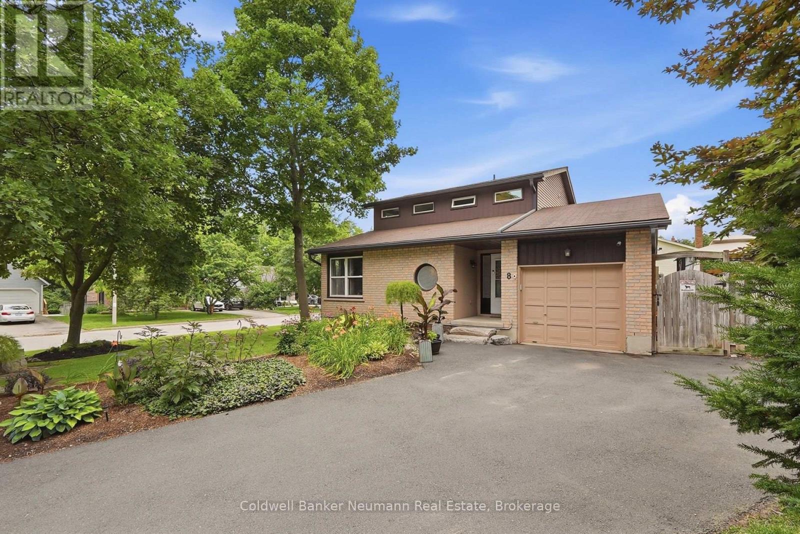 8 PICKWICK PLACE, Guelph (Willow West/Sugarbush/West Acres)