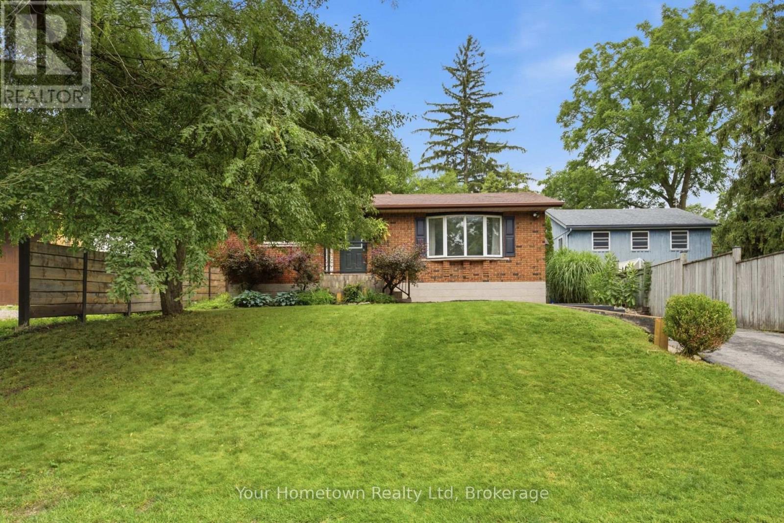575 BLAIR STREET, Centre Wellington (Fergus)