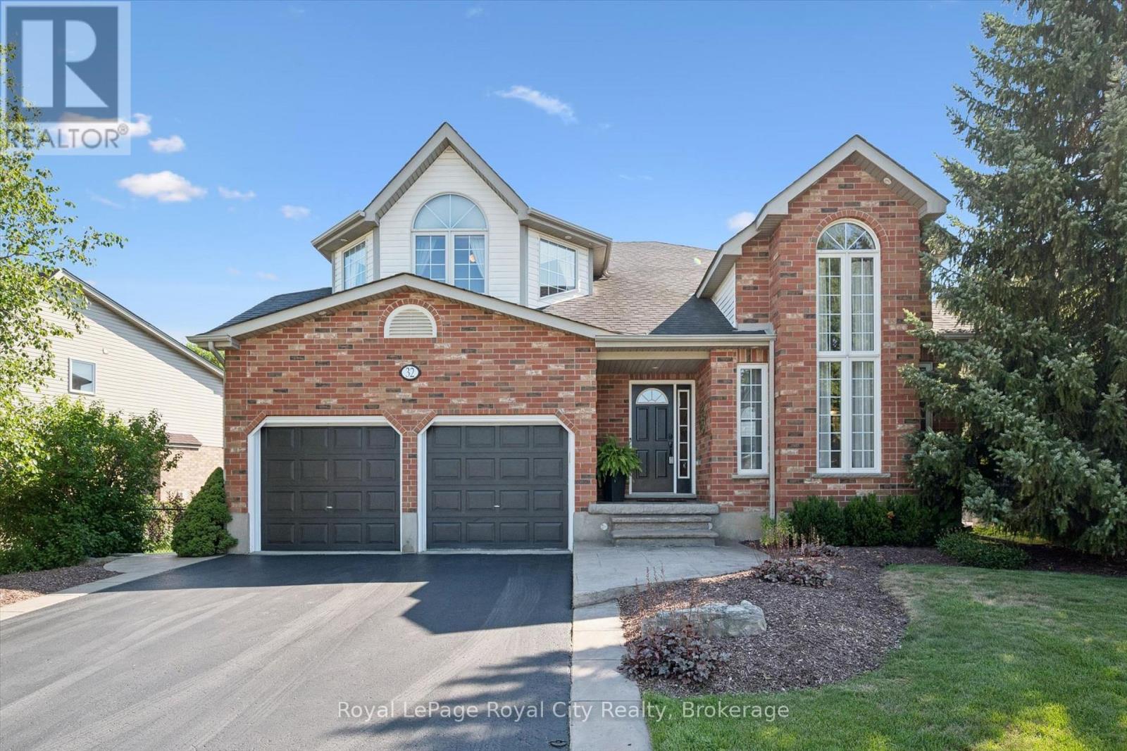 32 PINE RIDGE DRIVE, Guelph (Pineridge/Westminster Woods)