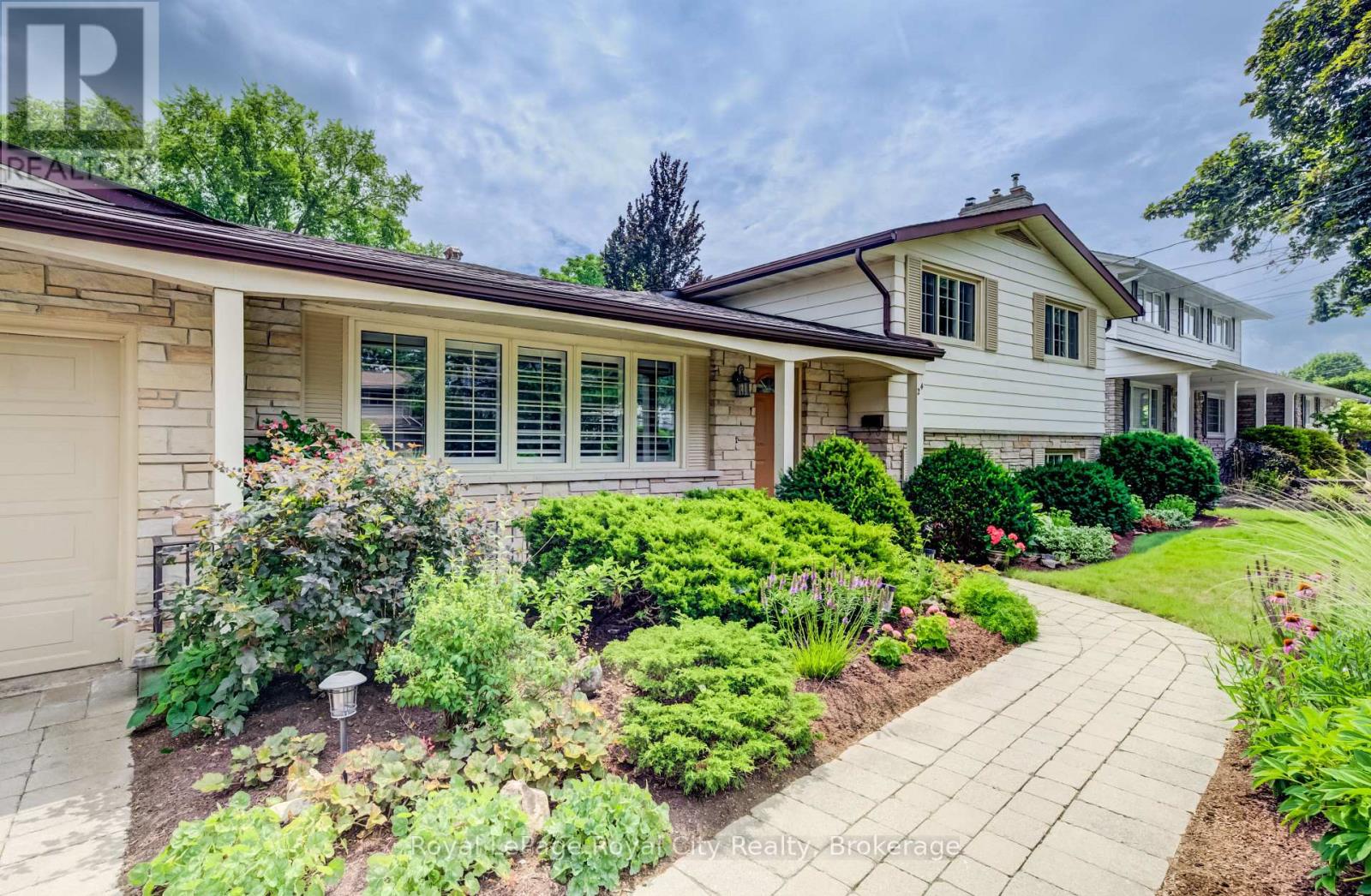 24 MAPLEWOOD DRIVE, Guelph (Dovercliffe Park/Old University)