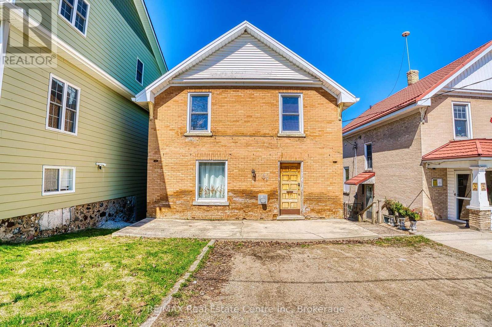 34 WELLINGTON STREET, Mapleton