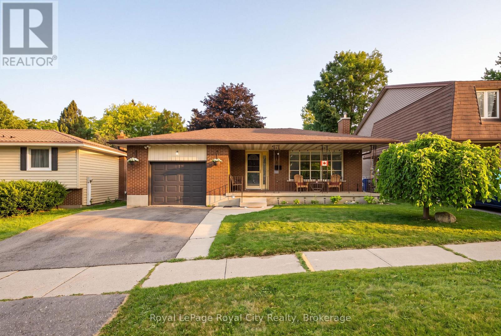 27 CAREY CRESCENT, Guelph (Willow West/Sugarbush/West Acres)