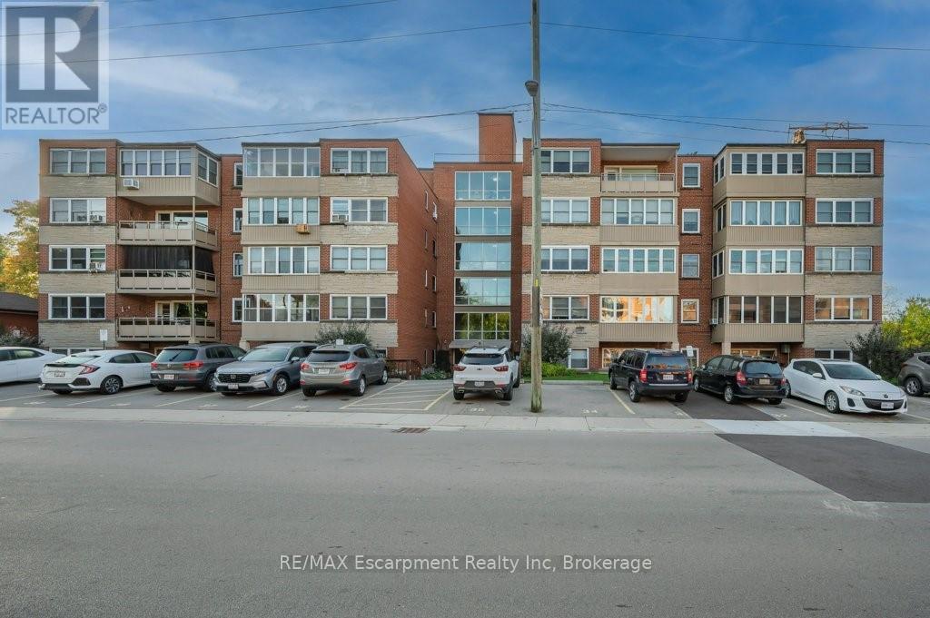 201 - 9 GRANT BOULEVARD, Hamilton (Dundas)