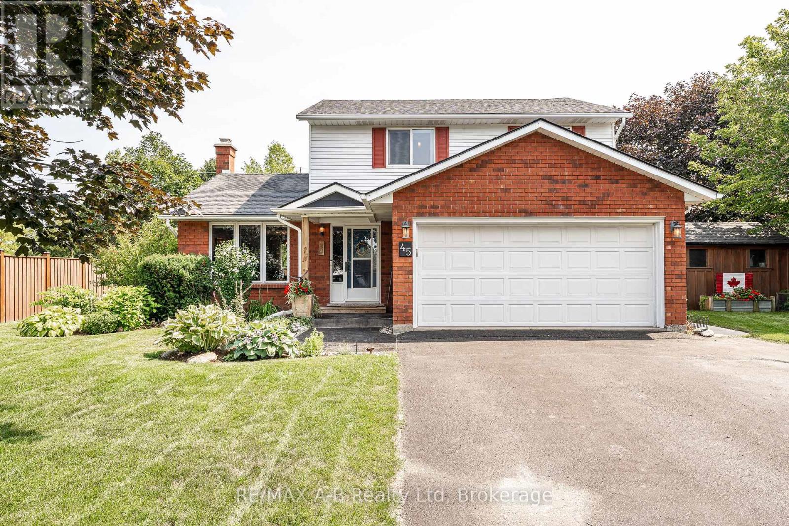 45 MAGWOOD COURT, Stratford