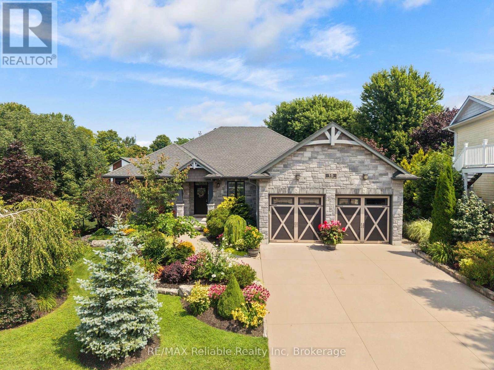 15 HARBOUR COURT, Bluewater (Bayfield)