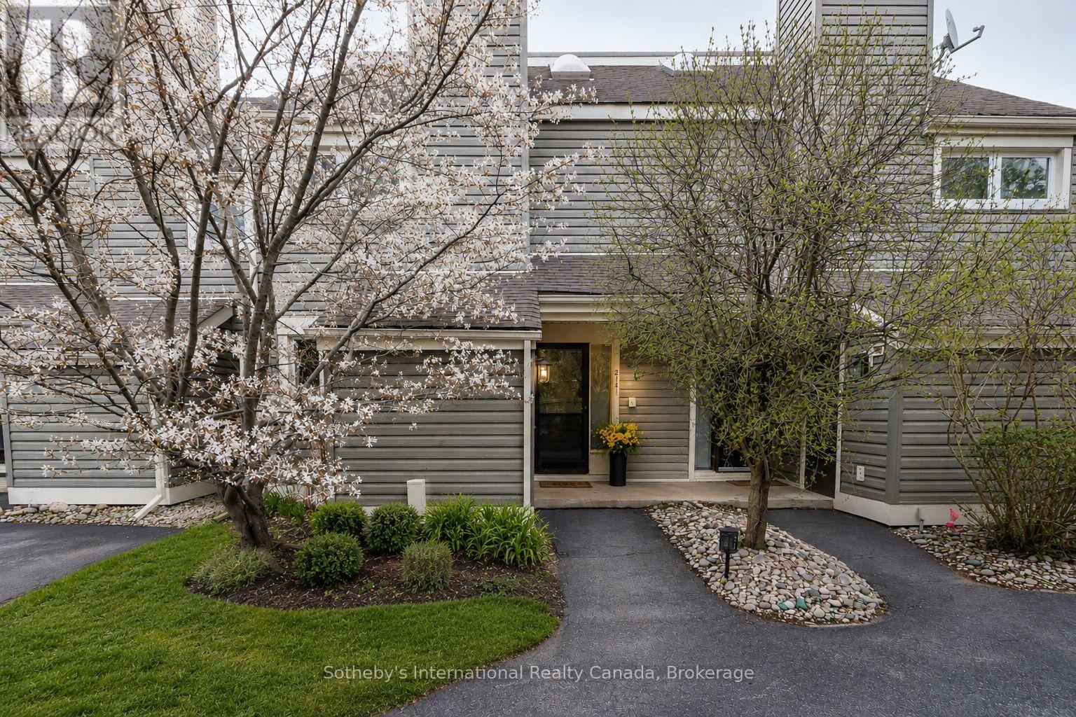 214 - 214 ESCARPMENT CRESCENT, Collingwood