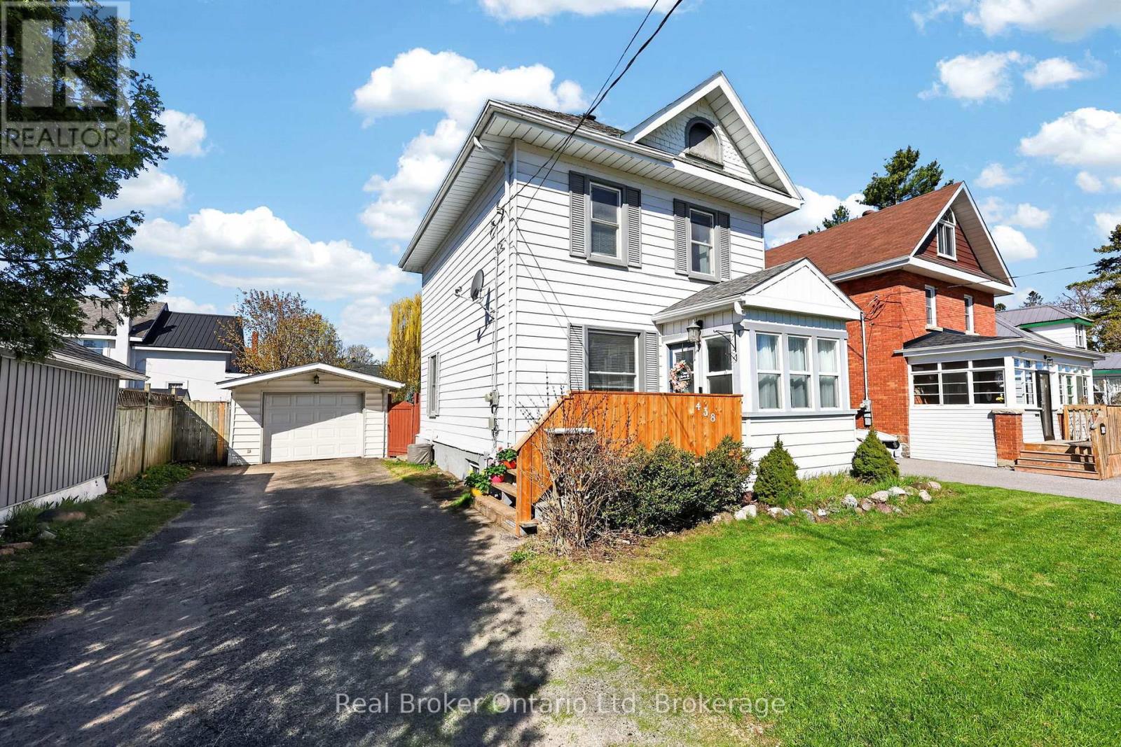 438 RUSSELL STREET, Midland