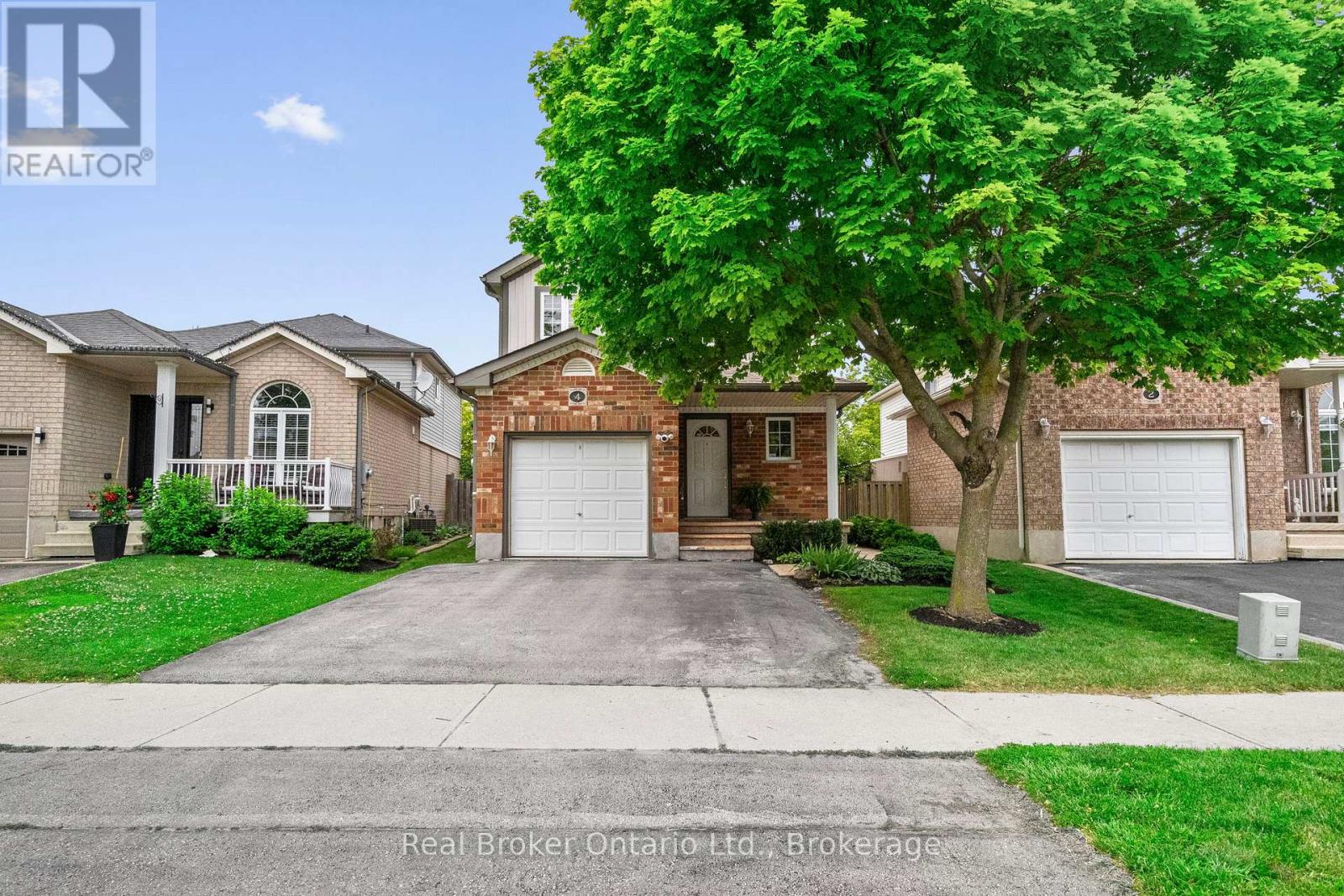 4 BEARDMORE CRESCENT, Halton Hills (AC Acton)