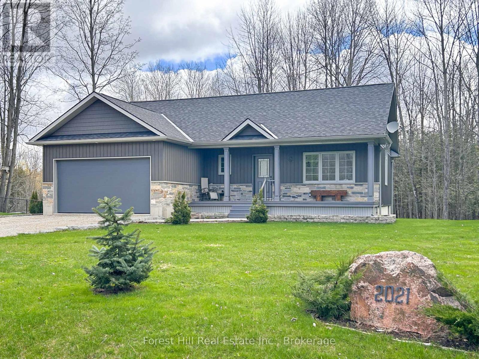 634341 ARTEMESIA GLENELG TOWNLINE, Grey Highlands