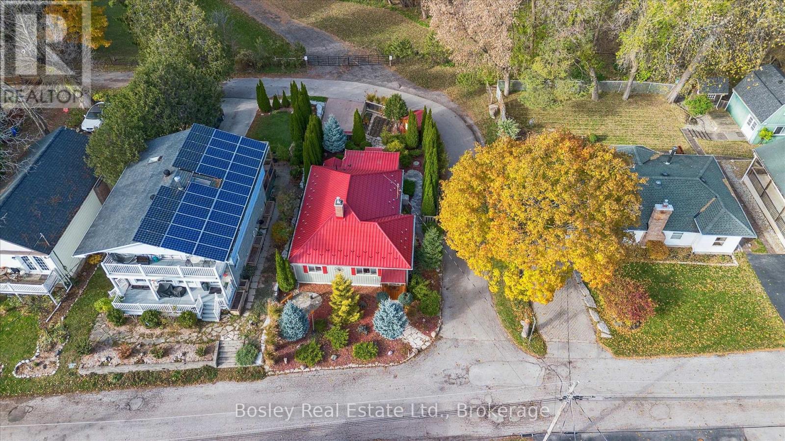 32 HOLLY TRAIL, Puslinch (Puslinch Lake Settlement Areas)