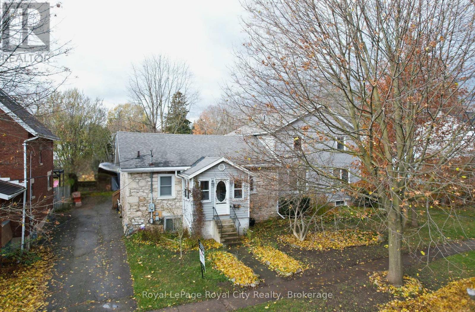 69 NOTTINGHAM STREET, Guelph (Downtown)