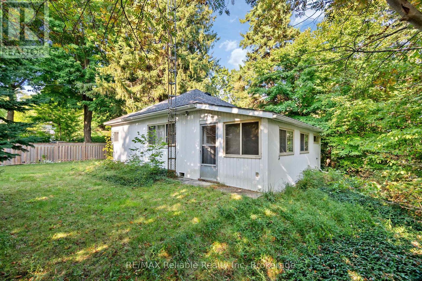 24 HURON STREET N, Ashfield-Colborne-Wawanosh (Ashfield)