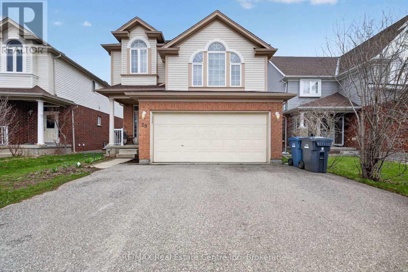 29 MILSON CRESCENT, Guelph (Kortright Hills)
