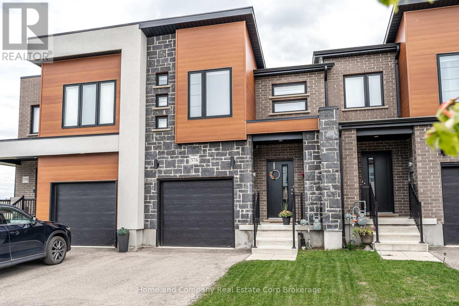 376 BRADSHAW DRIVE, Stratford