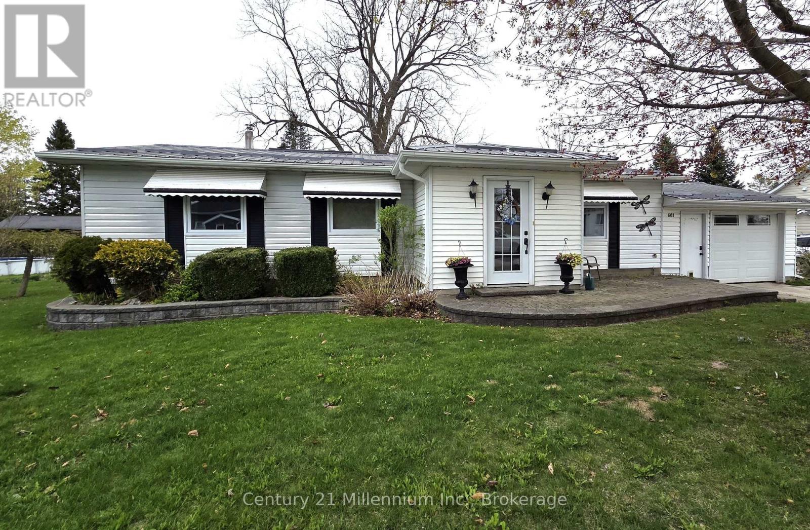 681 WHEELER STREET, Huron-Kinloss (Lucknow)