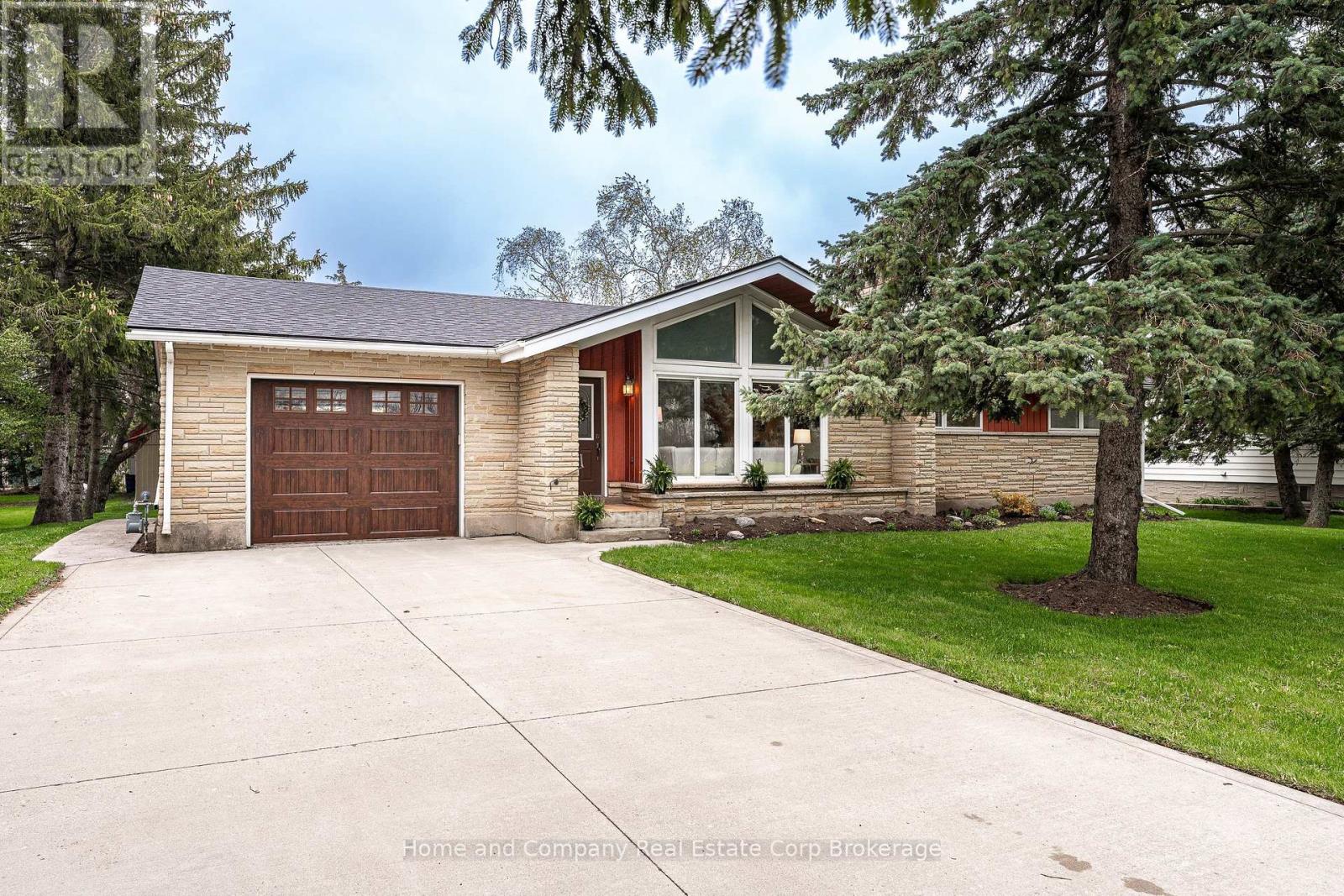 3981 111 ROAD, Perth East (North Easthope)